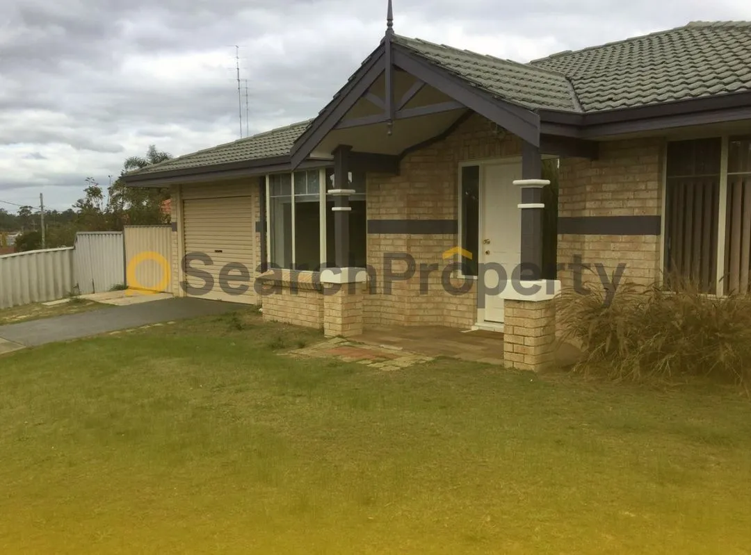 Western Australia 4-bedroom, 2-bathroom house with 1 car space on 704 m² land, built in 1992.